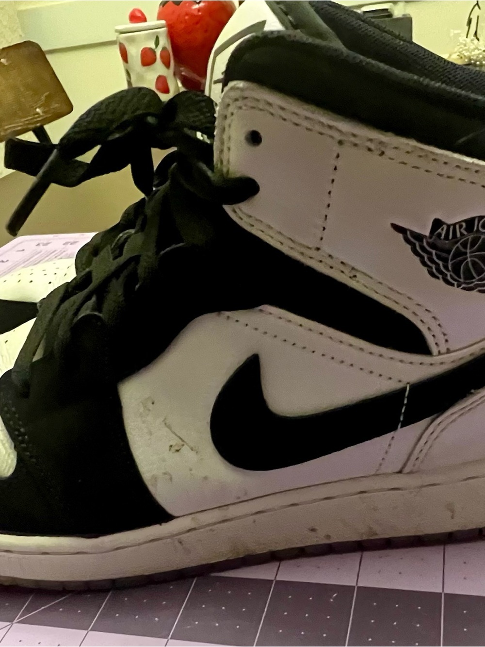 Nike 6.5Y Air Jordan 1 Mid GS White Shadow Black White Sneakers DN4321-100 - Picture 4 of 12